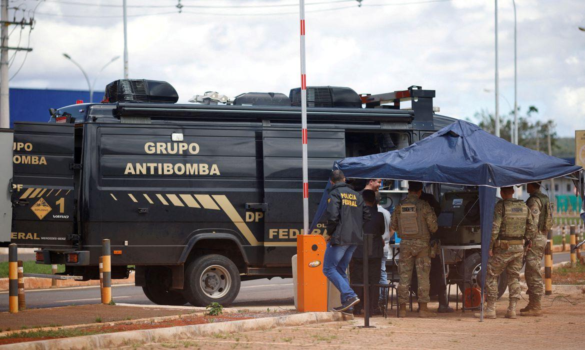 Extremista confessa ter colocado bomba em caminhão perto de aeroporto