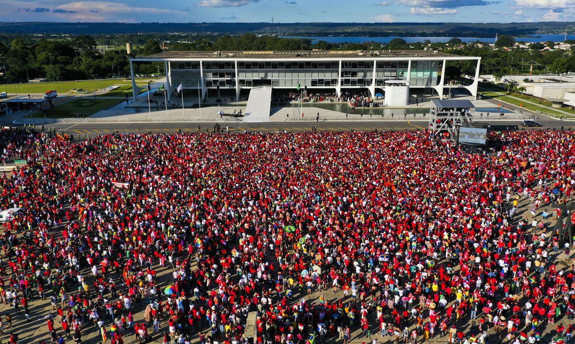 Milhares vem a Brasília para festejar a posse de Lula