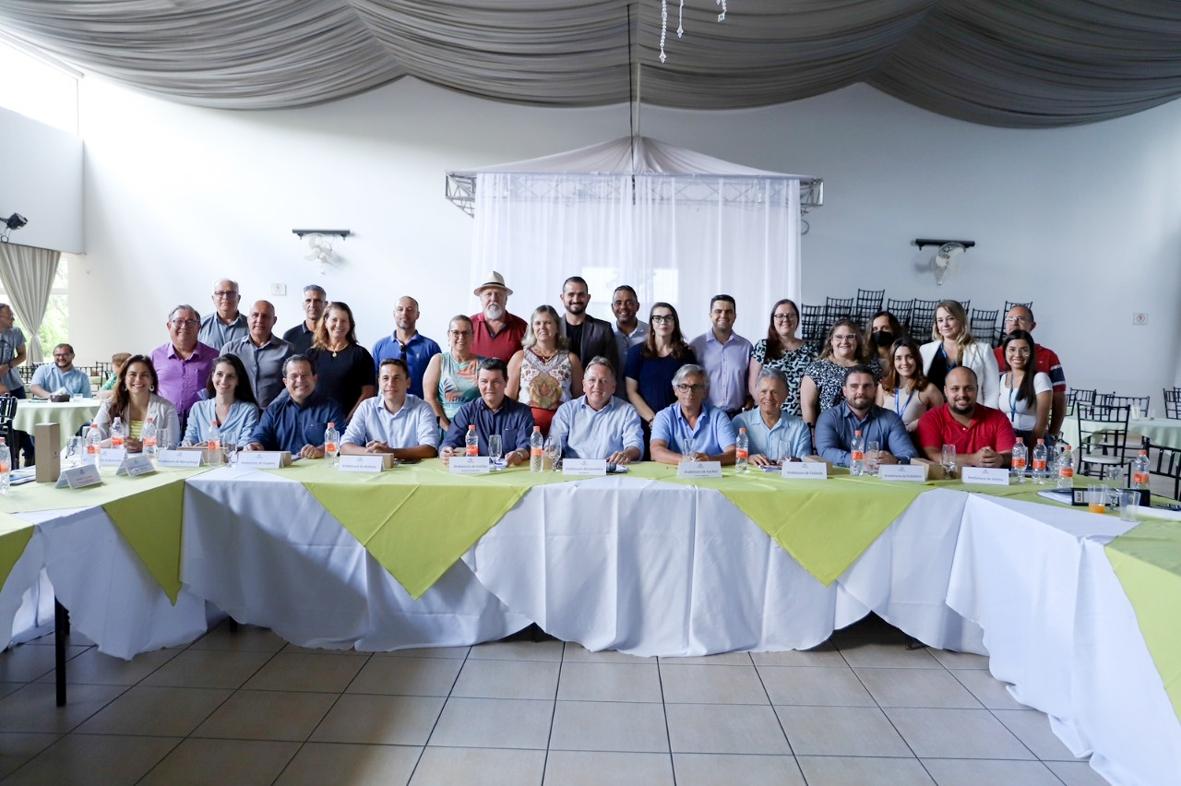 Morungaba presente em reunião do Circuito das Frutas