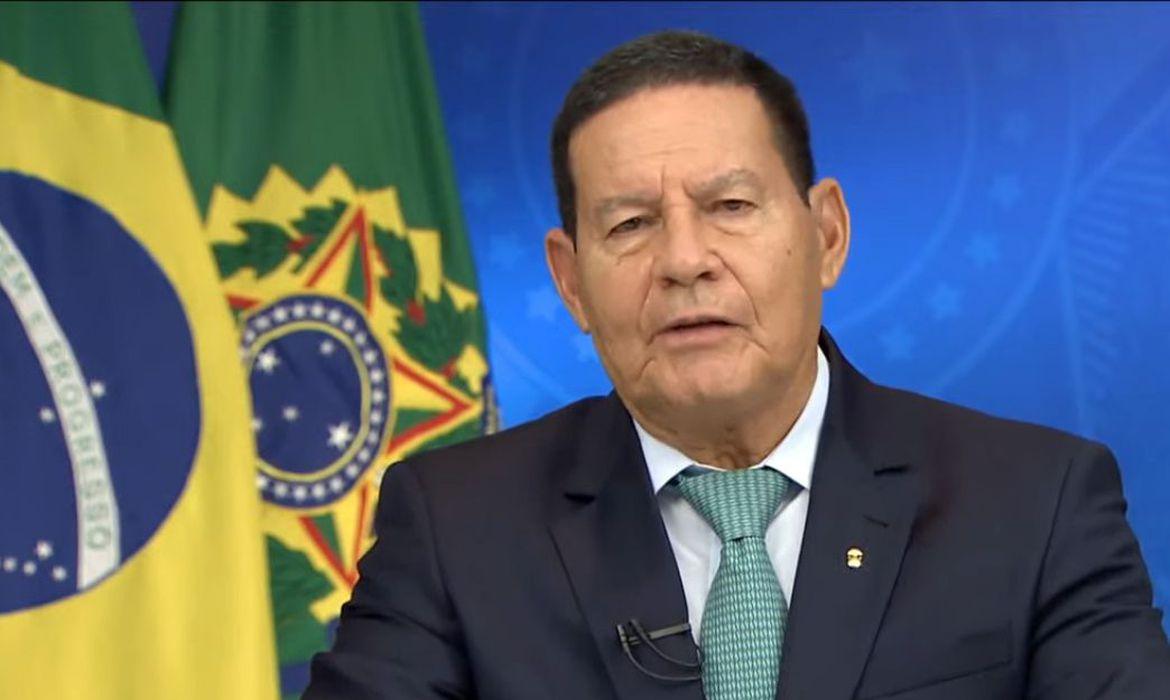 Mourão: Brasil muda de governo a partir de janeiro, mas não de regime