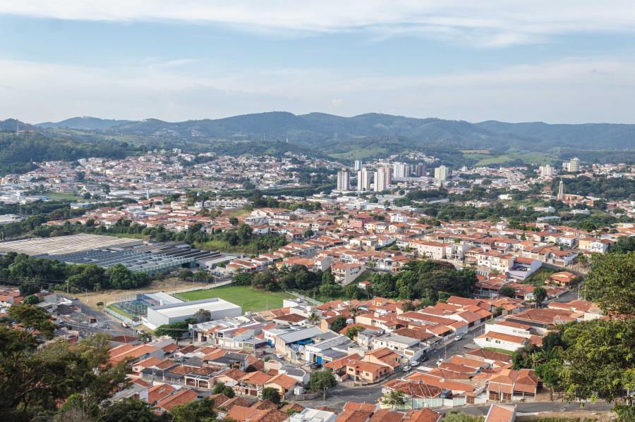 Carnaval de Amparo terá Só Pra Contrariar, Axé Bahia, Banda Beijo, Art Popular e Escola de Samba Rosas de Ouro