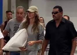 Gisele Bündchen desembarca no Rio para curtir o Carnaval