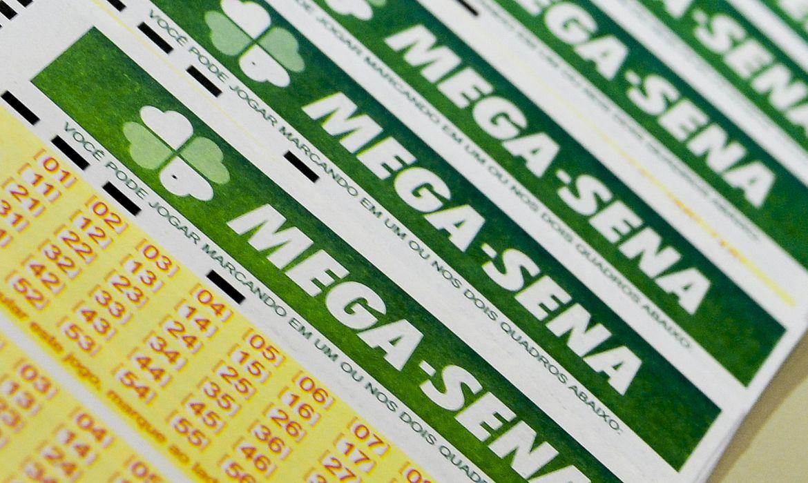 Ninguém acerta Mega-Sena e prêmio vai a 160 milhões na quarta-feira