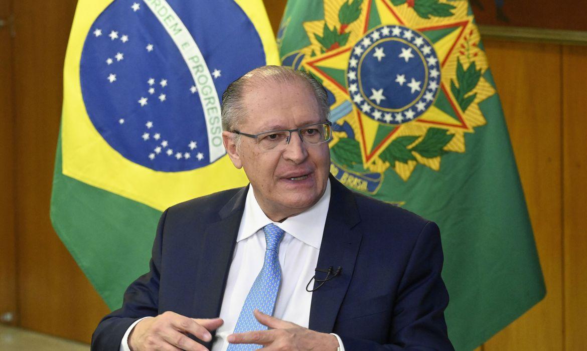 Alckmin diz que governo irá promover neoindustrialização no país