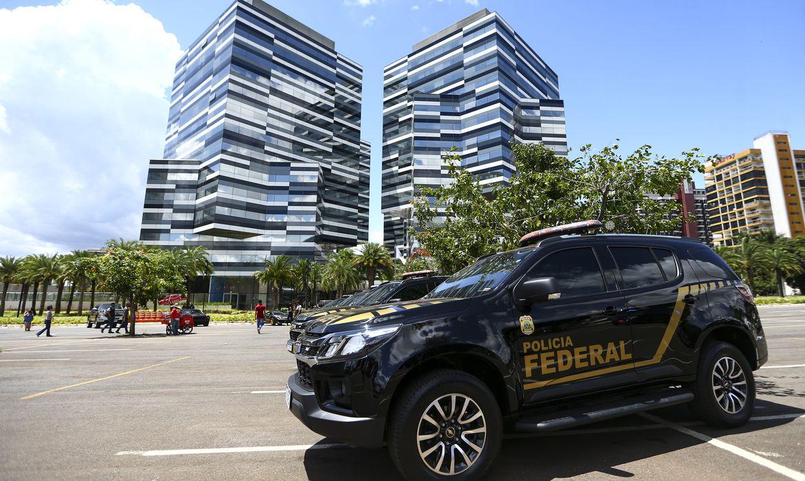 Bolsonaro chega à Polícia Federal para depor sobre joias sauditas