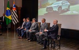 Governo de SP e Toyota anunciam R$ 1,7 bilhão para produção de compacto híbrido-flex