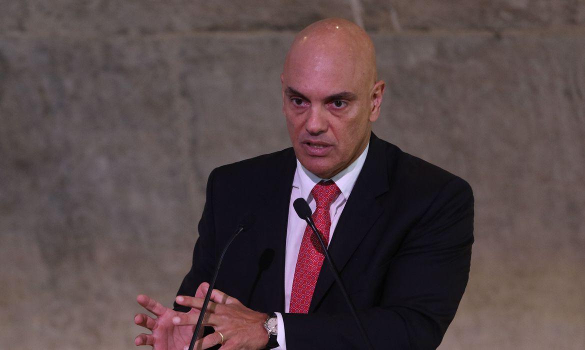 Moraes diz esperar que redes sociais adotem ações contra desinformação