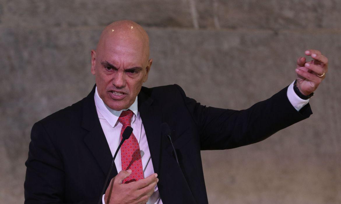 Moraes manda PF marcar depoimento de Bolsonaro sobre atos golpistas