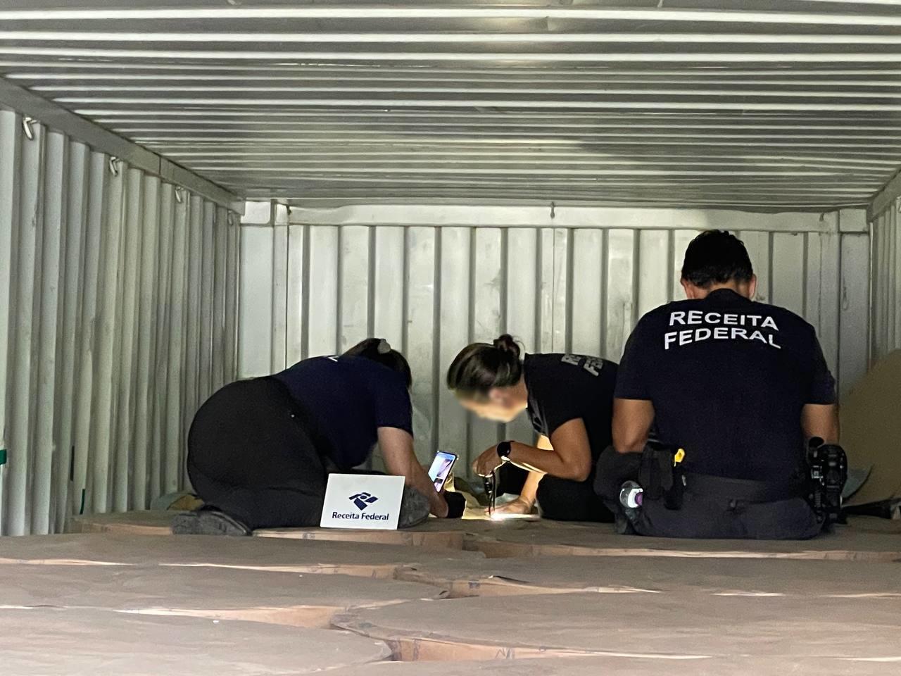 Receita Federal intercepta 236 quilos de cocaína no Porto de Santos 