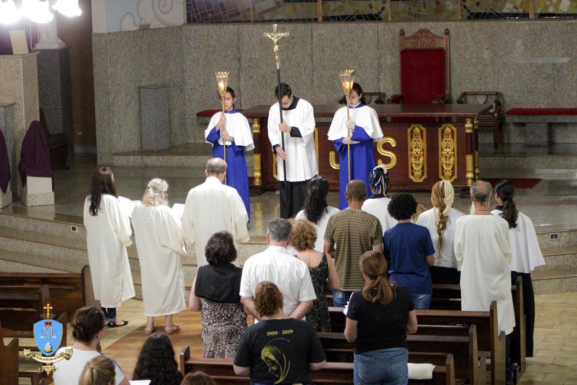 Semana Santa: Fiéis se reúnem para cerimônias nas paróquias do município