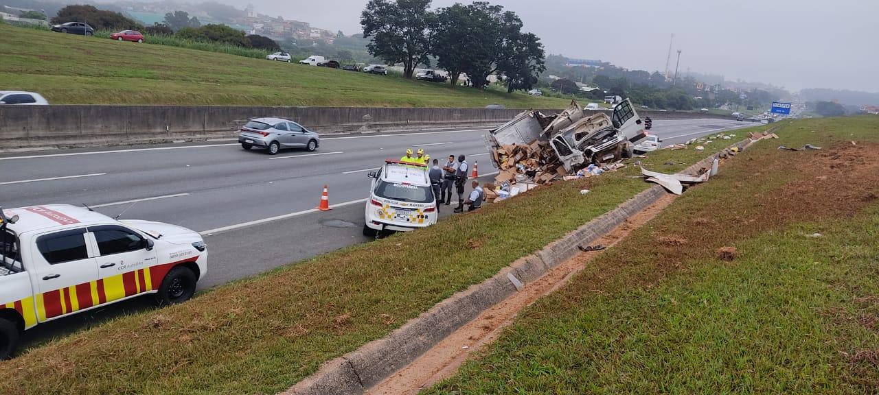 Acidente entre caminhões na Rod. Anhanguera deixa um motorista ferido