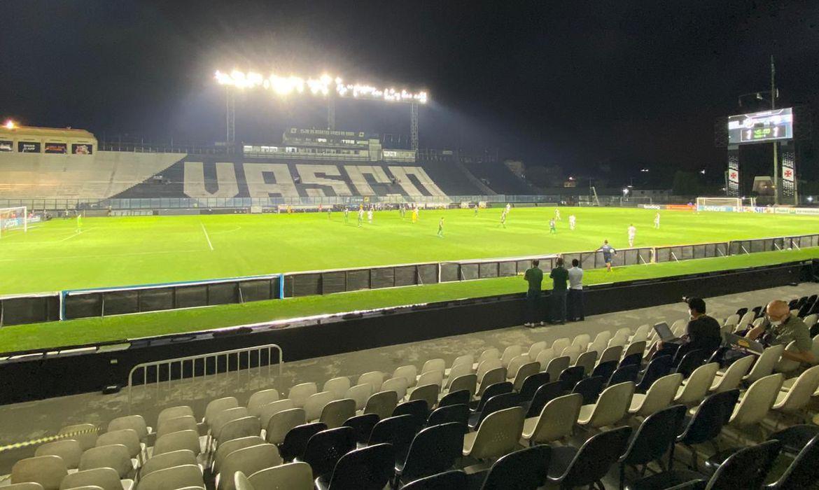 Brasileiro: sem vencer há 4 jogos, Vasco encara Santos em São Januário