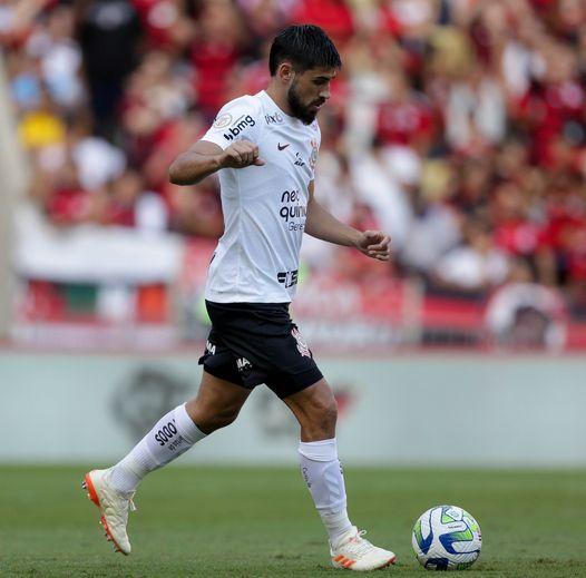 Corinthians leva gol no fim e perde para o Flamengo no Maracanã