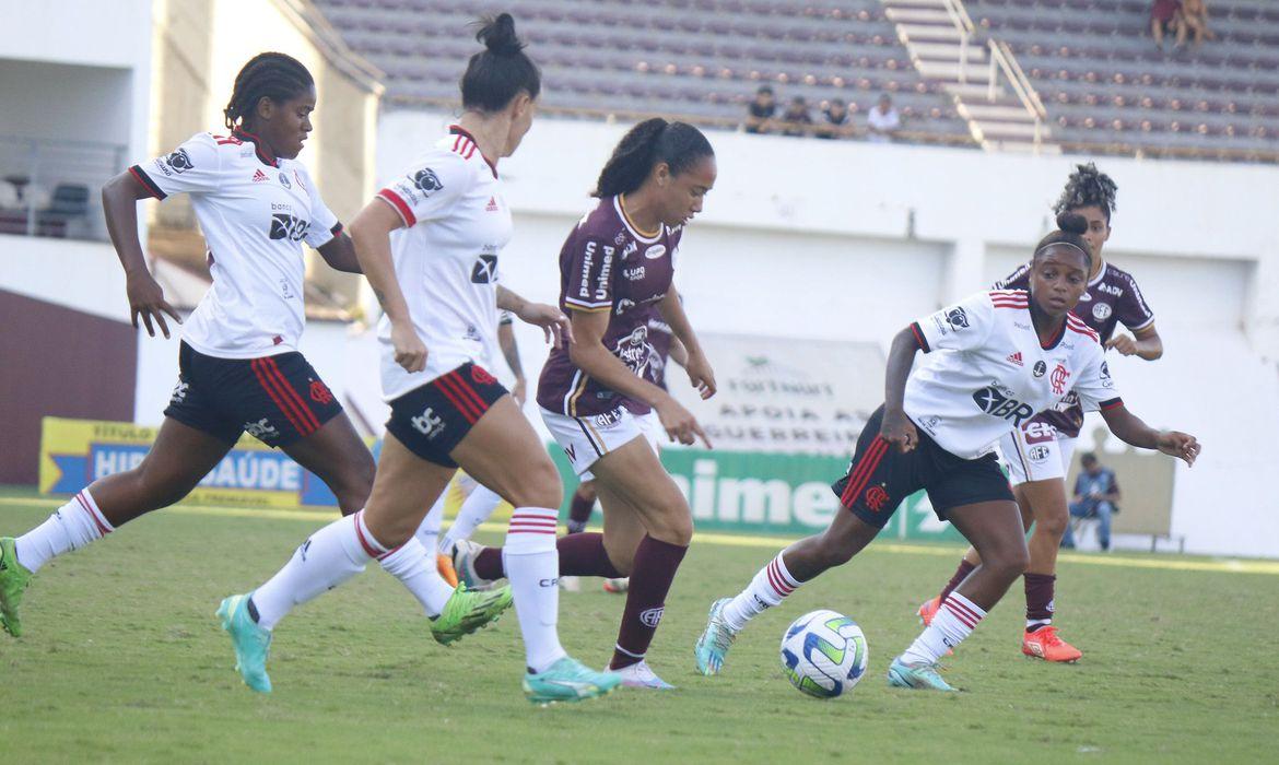 Fla se isola na ponta do Brasileirão Feminino ao derrotar Ferroviária