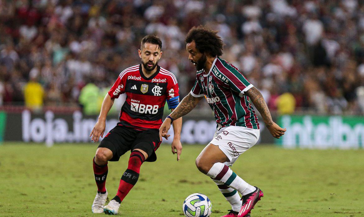 Mesmo com um a menos, Fluminense segura empate com o Flamengo