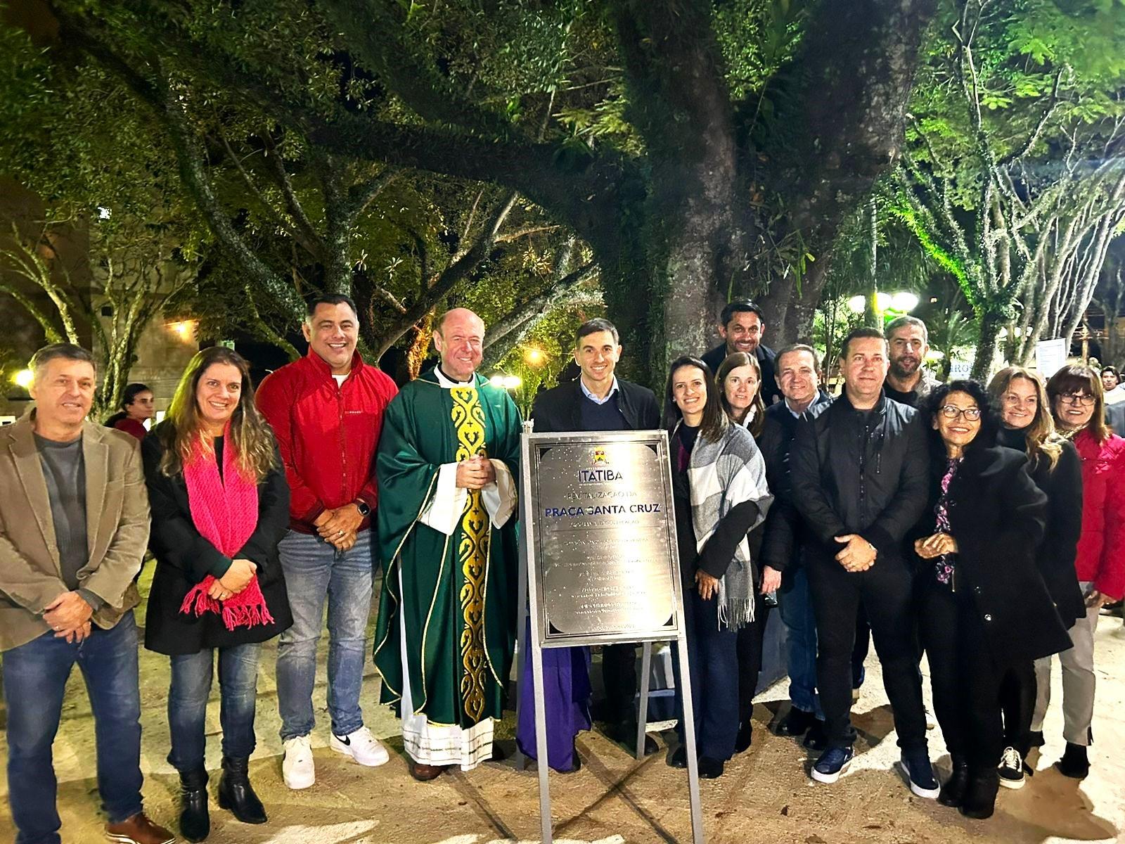 Itatiba em Ação: Praça Santa Cruz está revitalizada