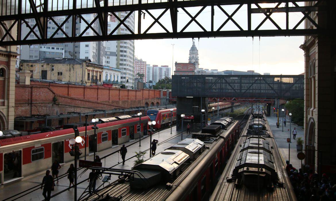 Maquinista da CPTM mata um colega a tiros na Estação da Luz