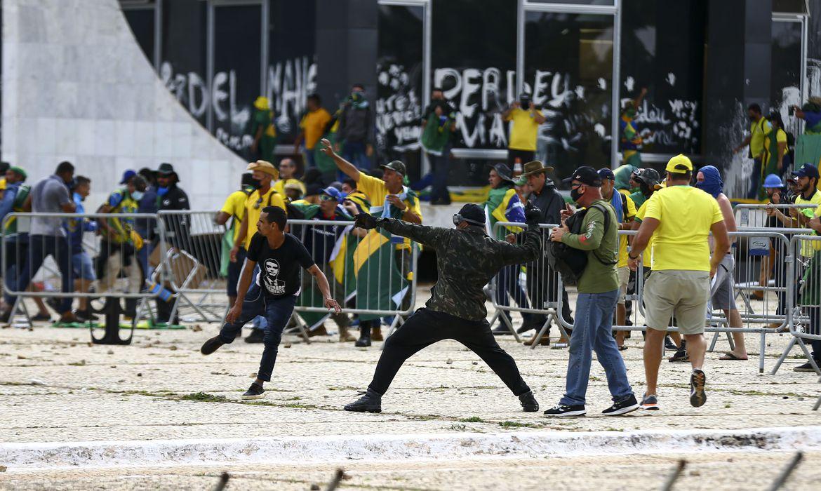 STF inicia julgamento de mais 45 envolvidos nos atos golpistas