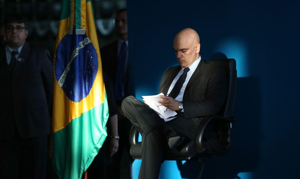 Alexandre de Moraes é hostilizado na Itália e políticos reagem