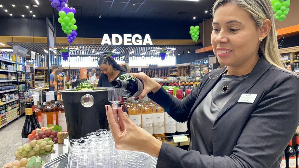 Covabra Supermercados realiza, pela segunda semana, Feira dos Queijos e Vinhos em Itatiba