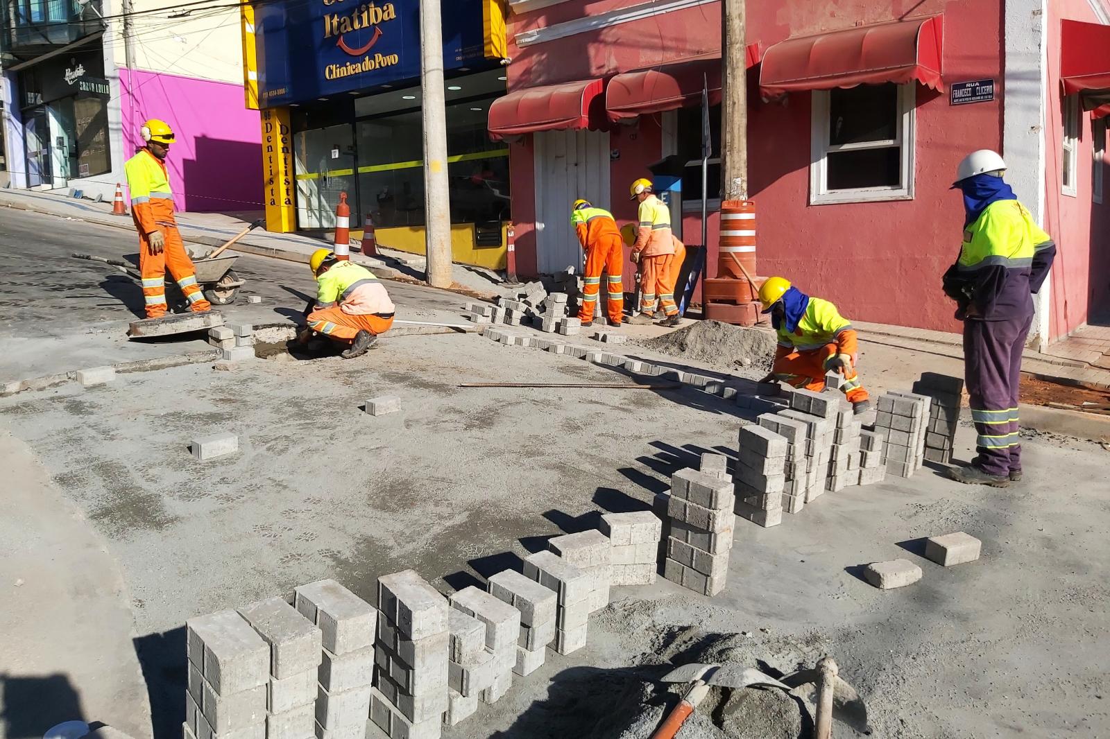 Revitalização do Centro: trânsito é liberado na Rui Barbosa e obras avançam para Camilo Pires