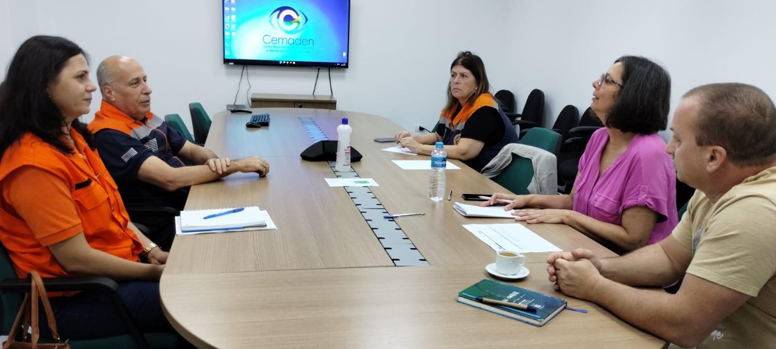 Campinas conhece projetos do Centro de Monitoramento e Alerta na área educacional