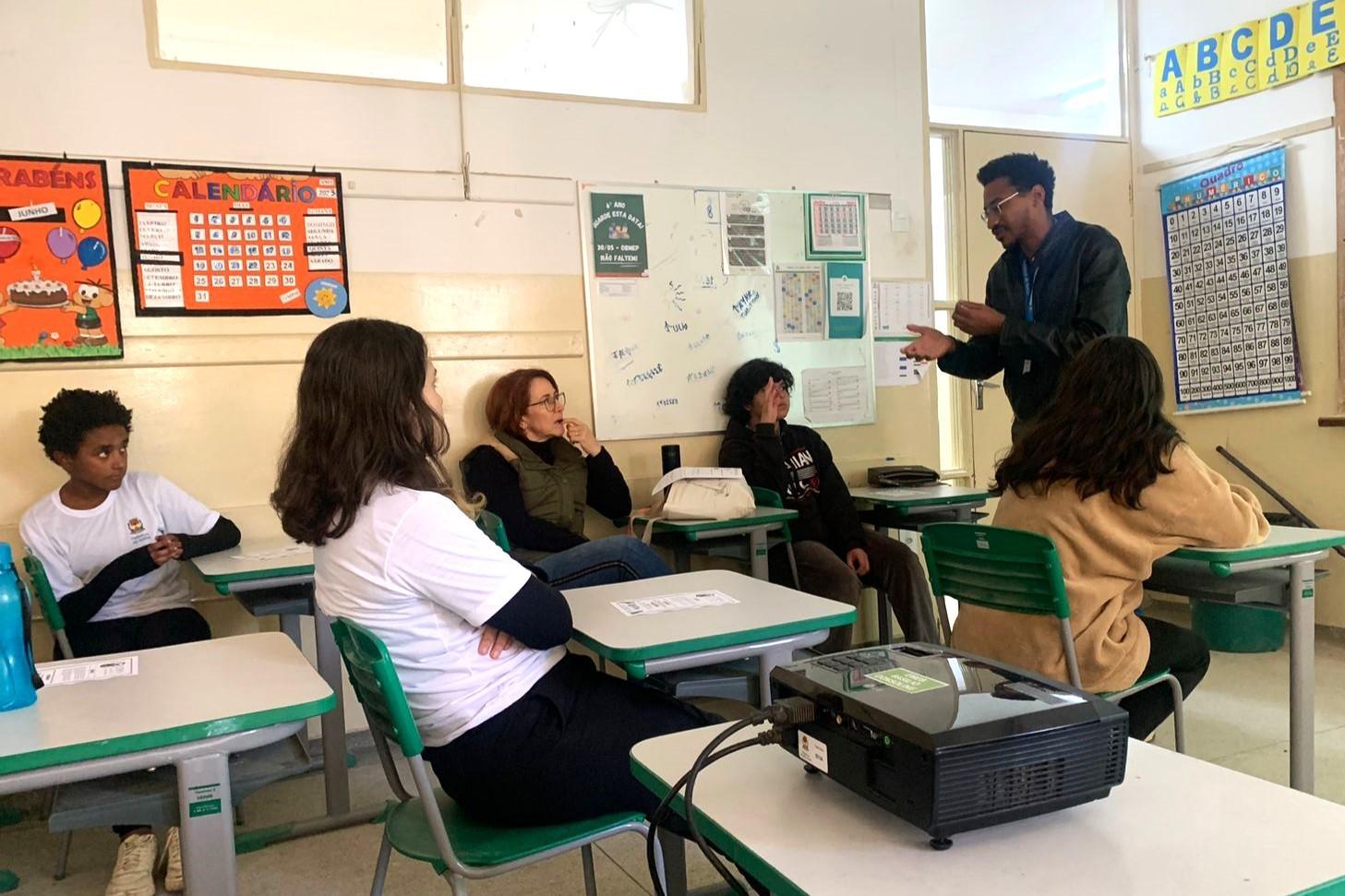 Cobema leva às escolas municipais palestras sobre bem-estar animal