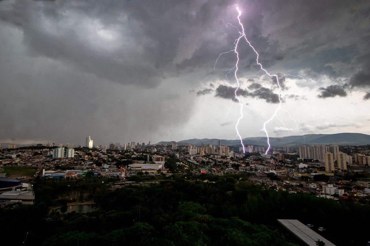 Região terá frente fria e chuvas a partir de sexta-feira (18)