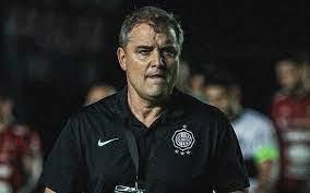 Santos oficializa acerto com o técnico Diego Aguirre até dezembro de 2024