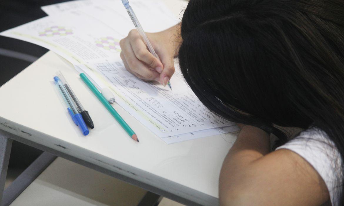 Mais de 900 mil alunos fazem 2ª etapa da Olimpíada de Matemática