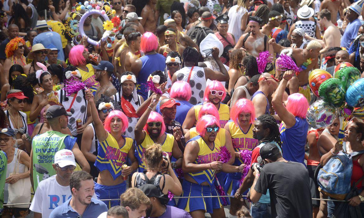 No Rio, carnavalescos debatem crescimento do carnaval de rua no país