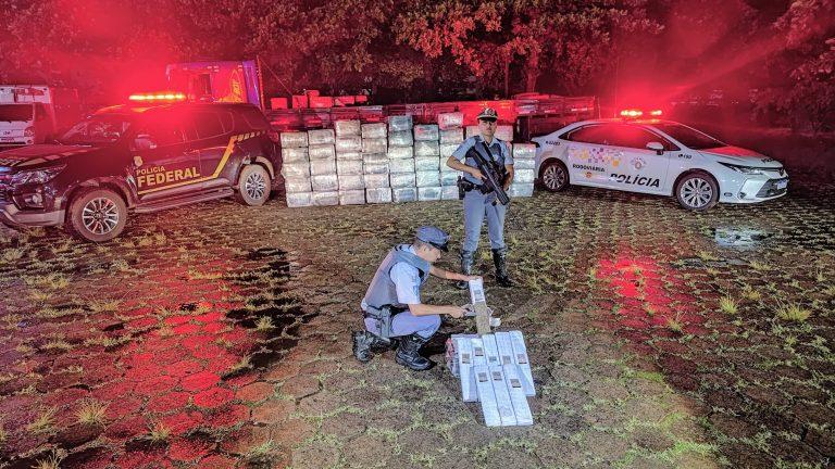 PM apreende mais de 1 tonelada de maconha em caminhão em Adamantina