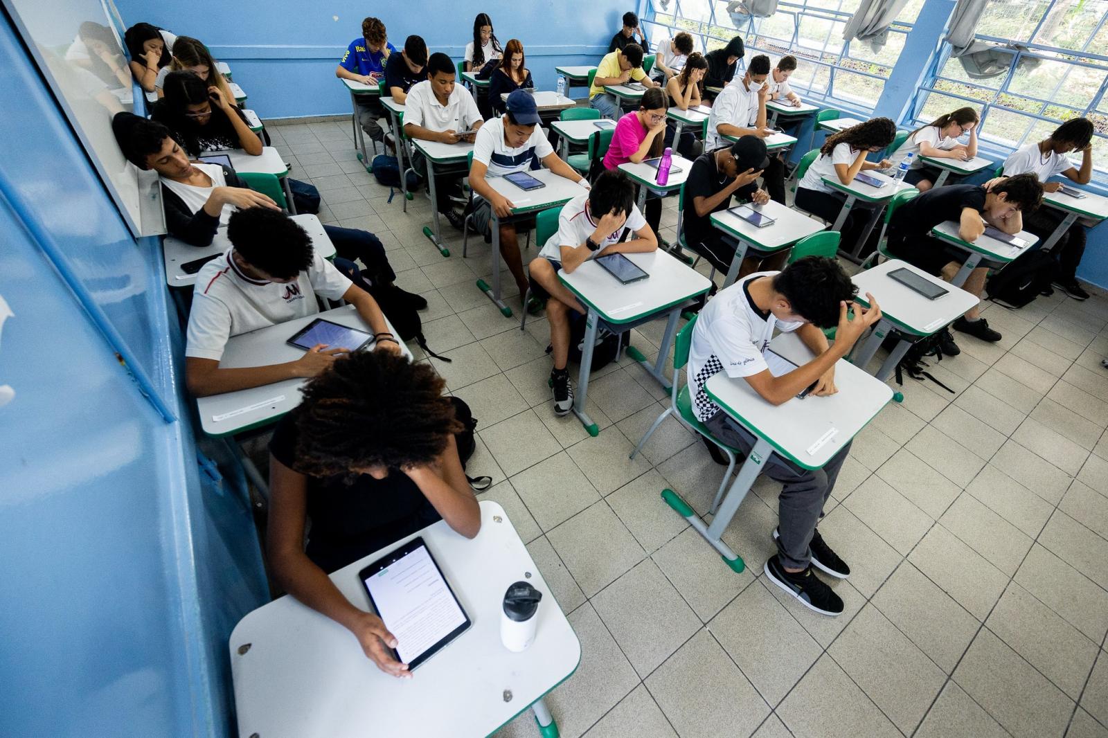 570 mil estudantes dos 2º, 5º e 9º anos do Ensino Fundamental da rede estadual participam nesta terça-feira (5) das prova do Saresp