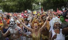 Carnaval vai ter onda de calor e chuva; veja previsão do tempo