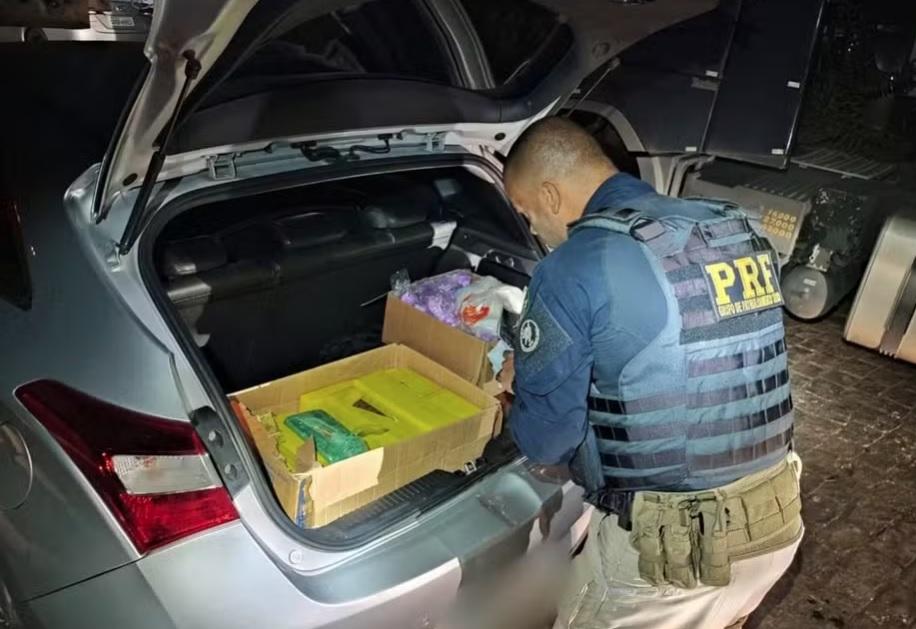 Carro que saiu de Campinas é apreendido com 30kg de maconha em MG