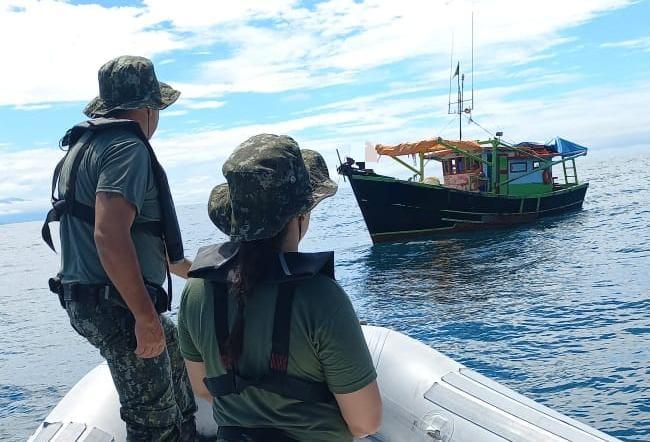 PM Ambiental multa pescadores durante período ilegal de pesca