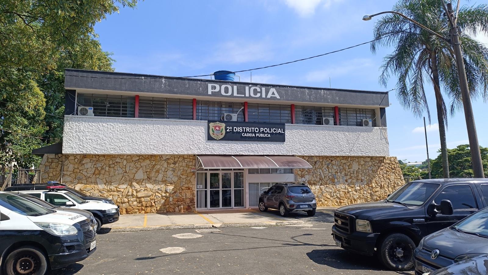 Diretor de escola é preso em Campinas por guardar material pornográfico infantil