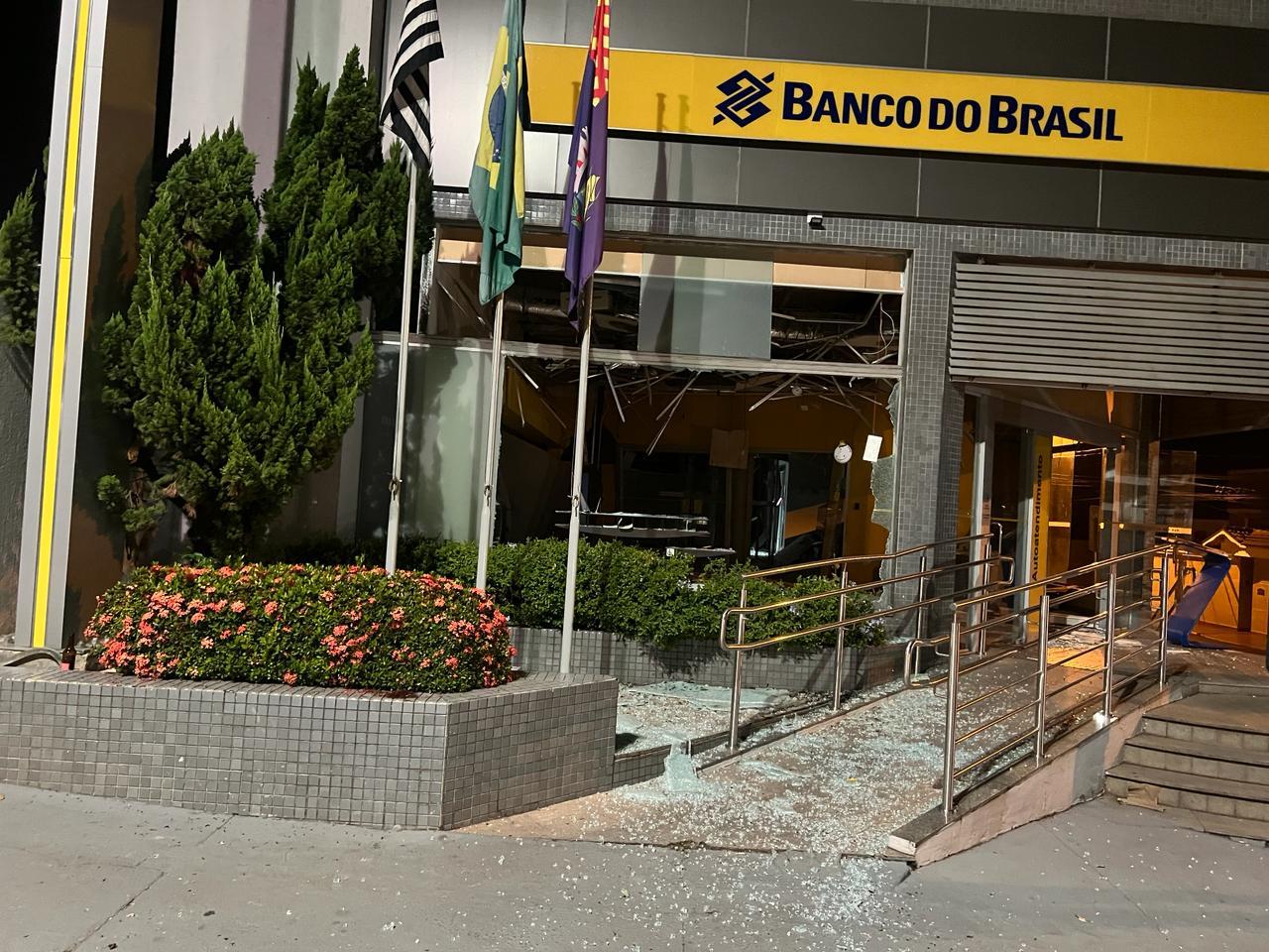 Agência do Banco do Brasil é explodida em São Pedro; Gate é acionado