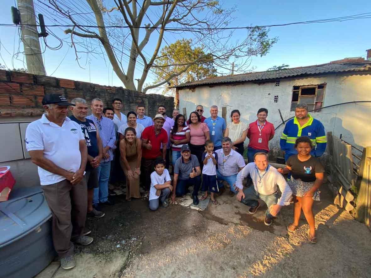 Equipe da Sabesp realiza plantão no bairro Nova Esperança