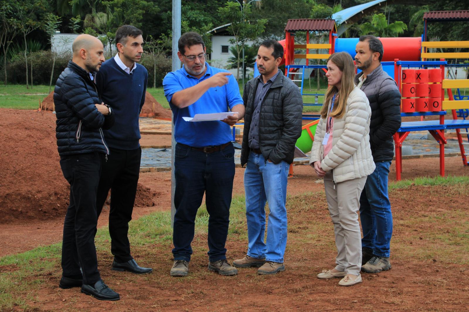 Futura Cidade das Crianças recebe visita técnica 