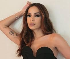 'Não há nada a esconder sobre o que você acredita', diz Anitta