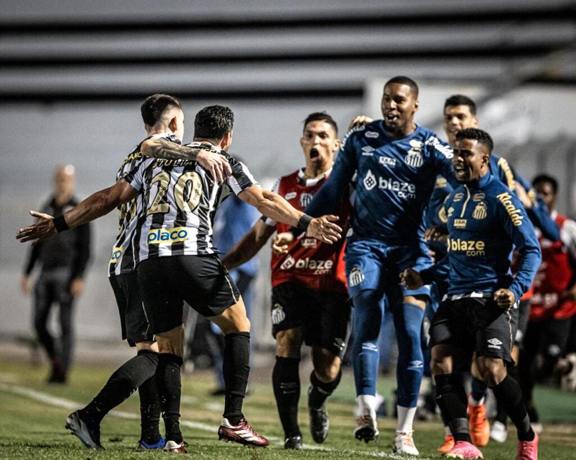  Santos vence e reassume a liderança; Ituano desencanta 