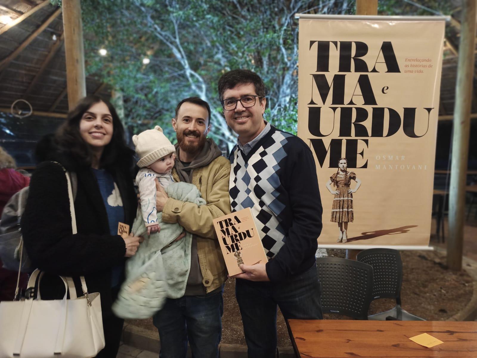 Lançamento do livro  "Trama e Urdume - Entrelaçando as histórias de uma vida" 