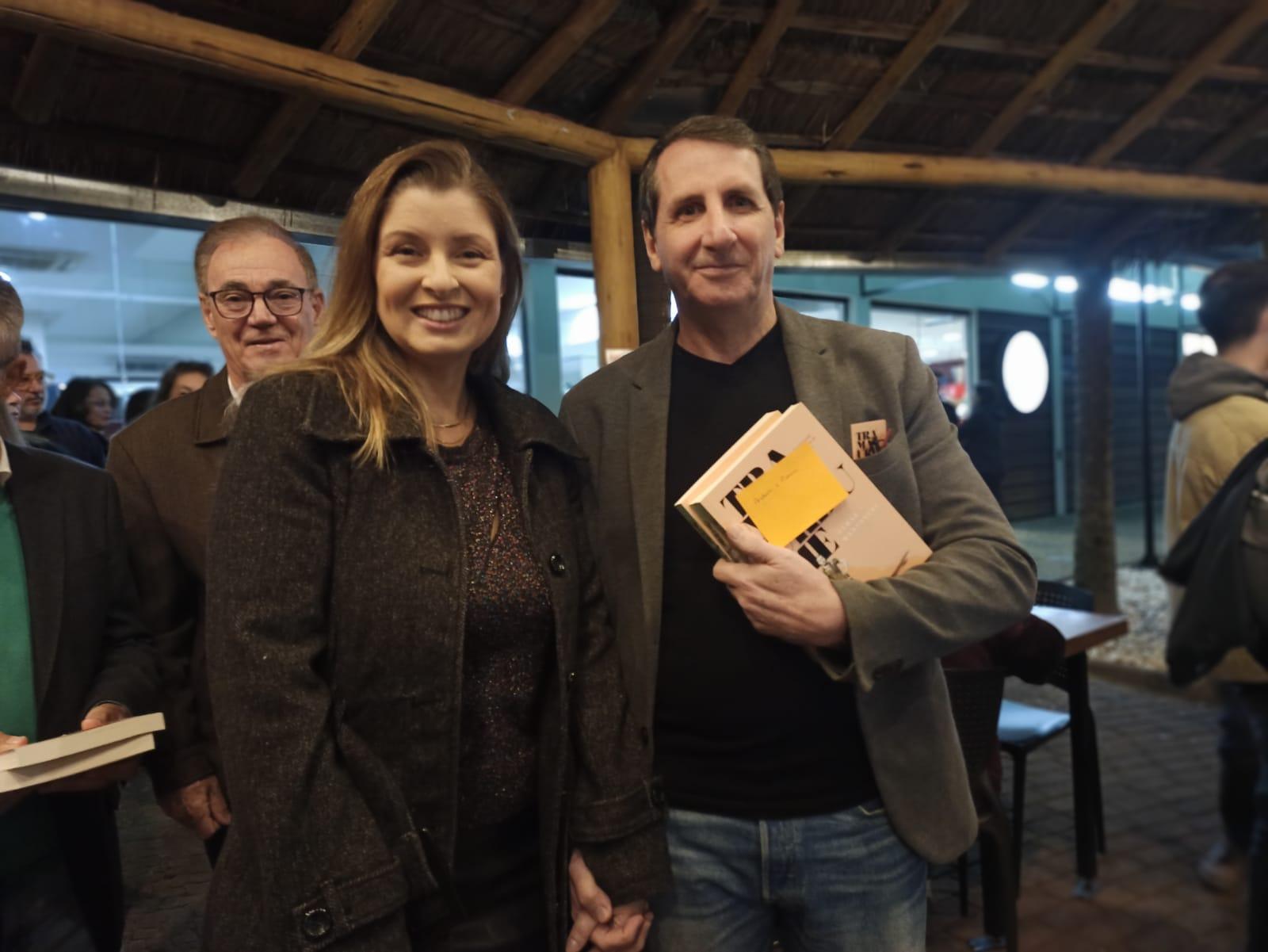 Lançamento do livro  "Trama e Urdume - Entrelaçando as histórias de uma vida" 