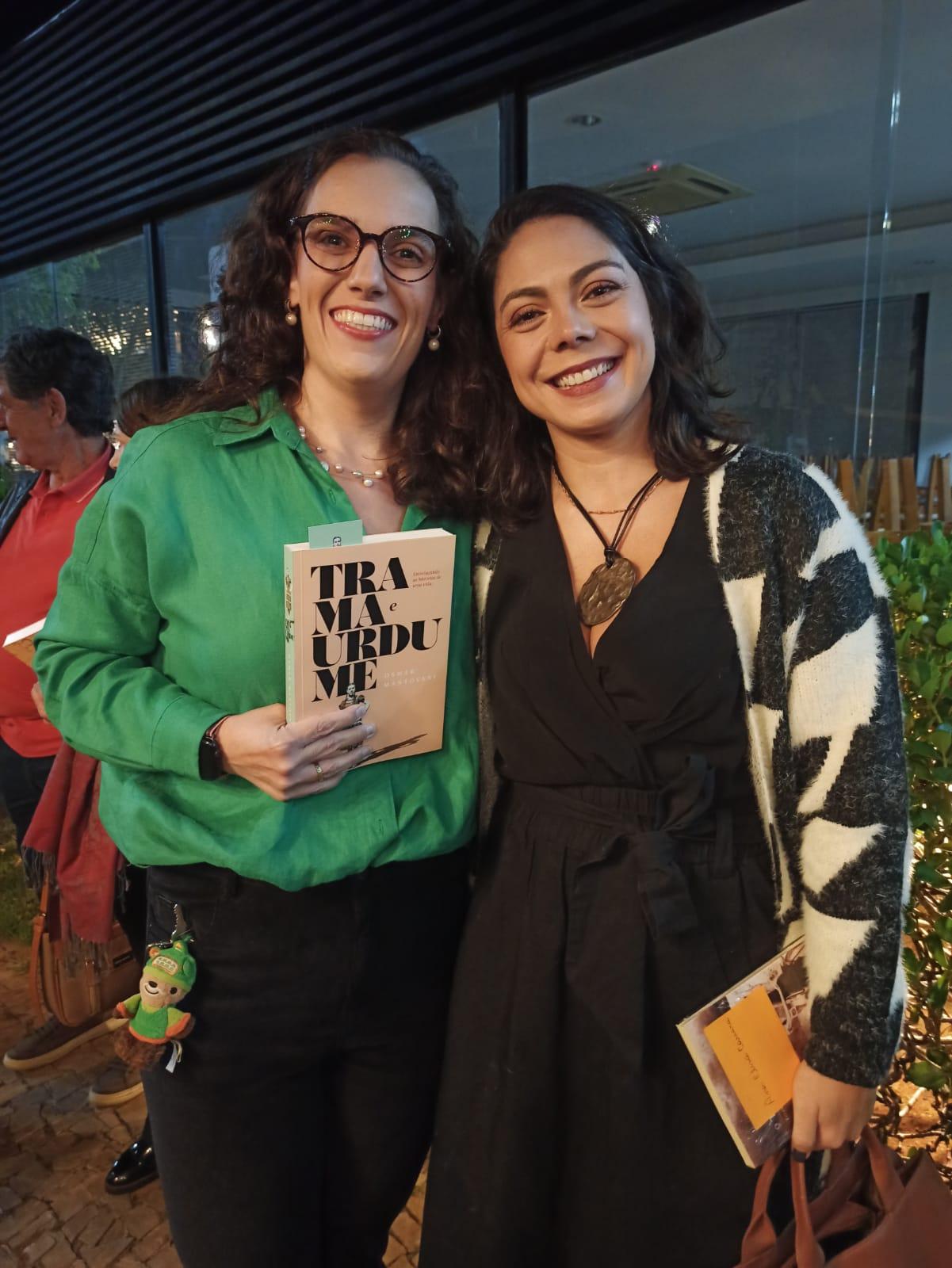 Lançamento do livro  "Trama e Urdume - Entrelaçando as histórias de uma vida" 