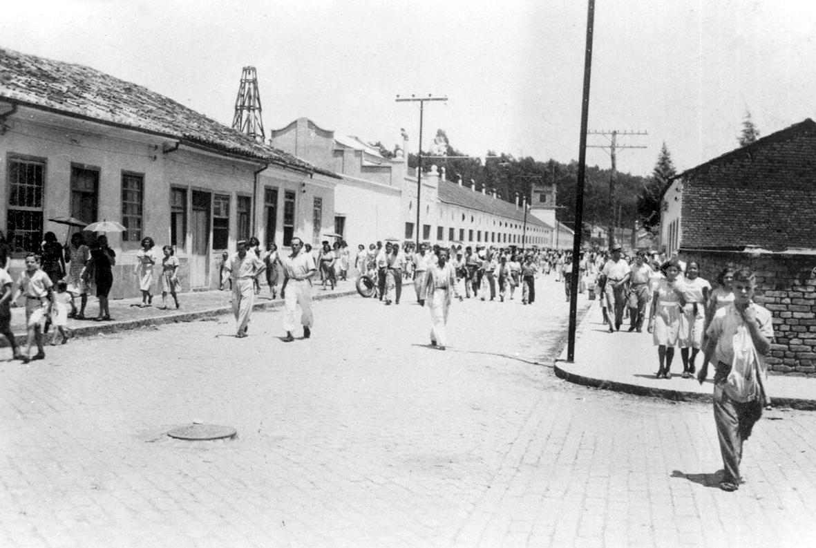 Lançado o livro Trama e Urdume - Entrelaçando as histórias de uma vida