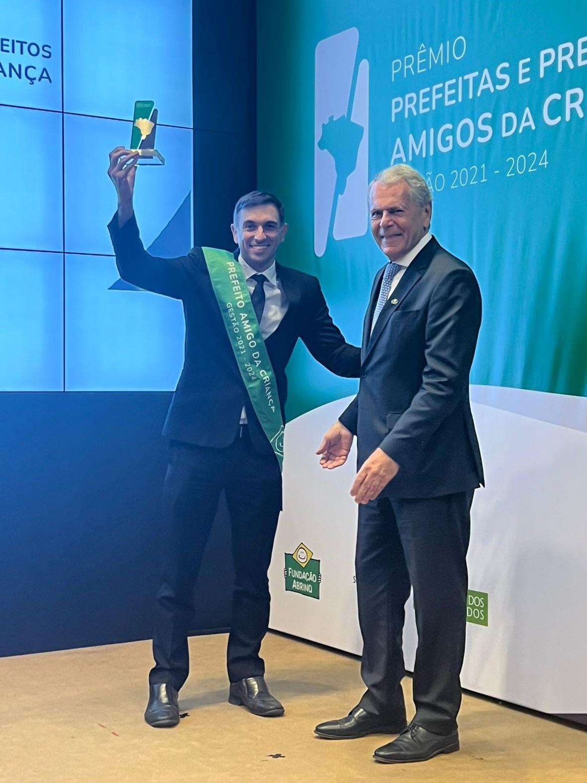 Itatiba recebe prêmio Prefeito Amigo da Criança 2024