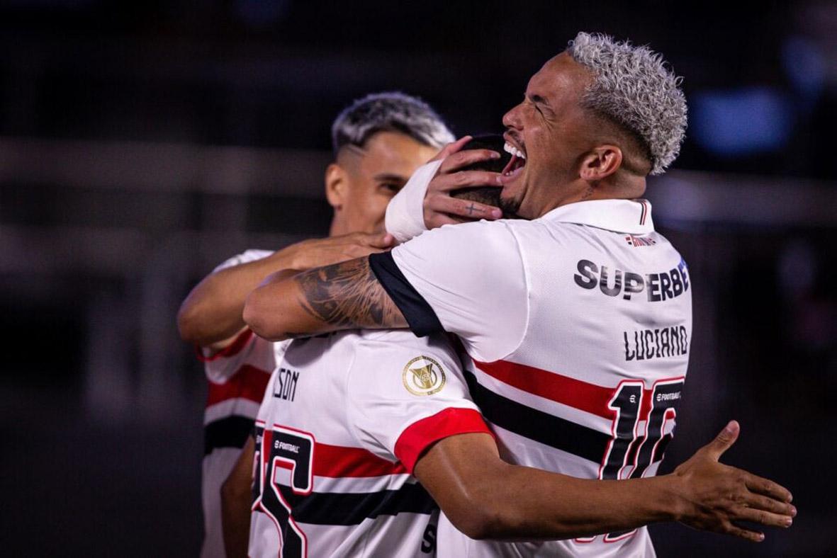  São Paulo vence Criciúma e se reabilita