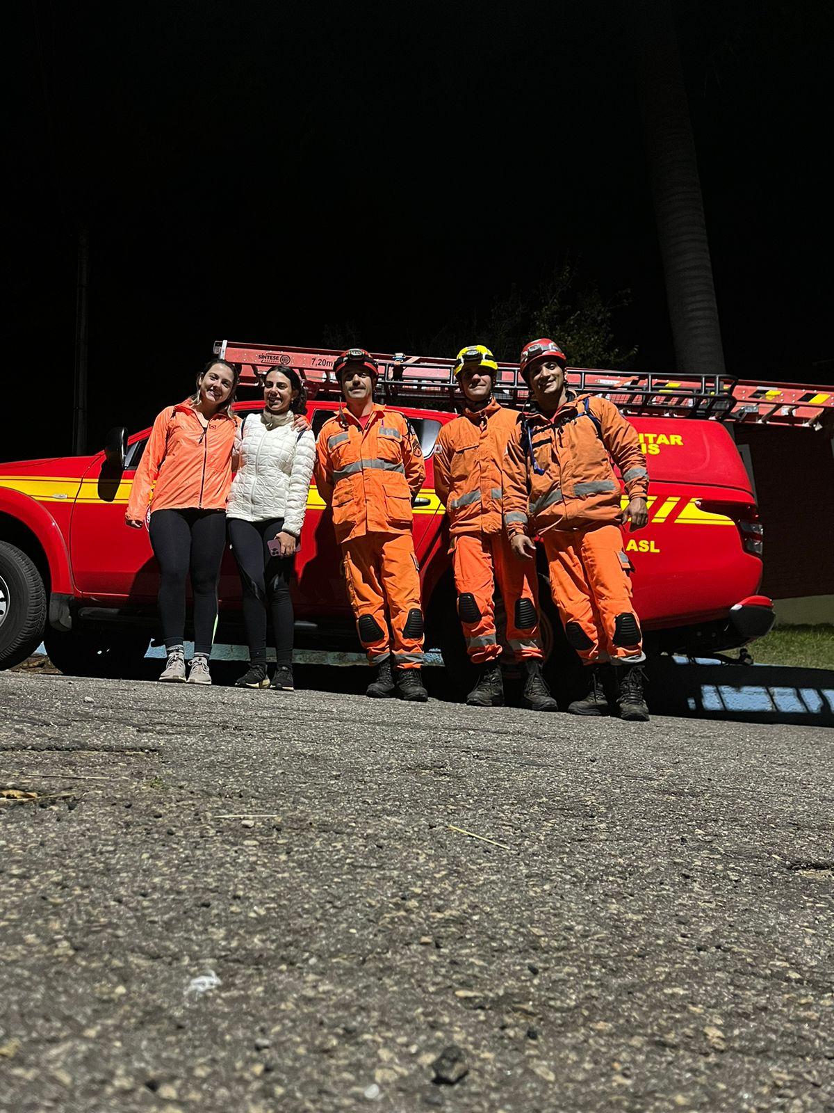 Turistas de Campinas são resgatadas pelos Bombeiros após se perderem em serra de Extrema (MG)