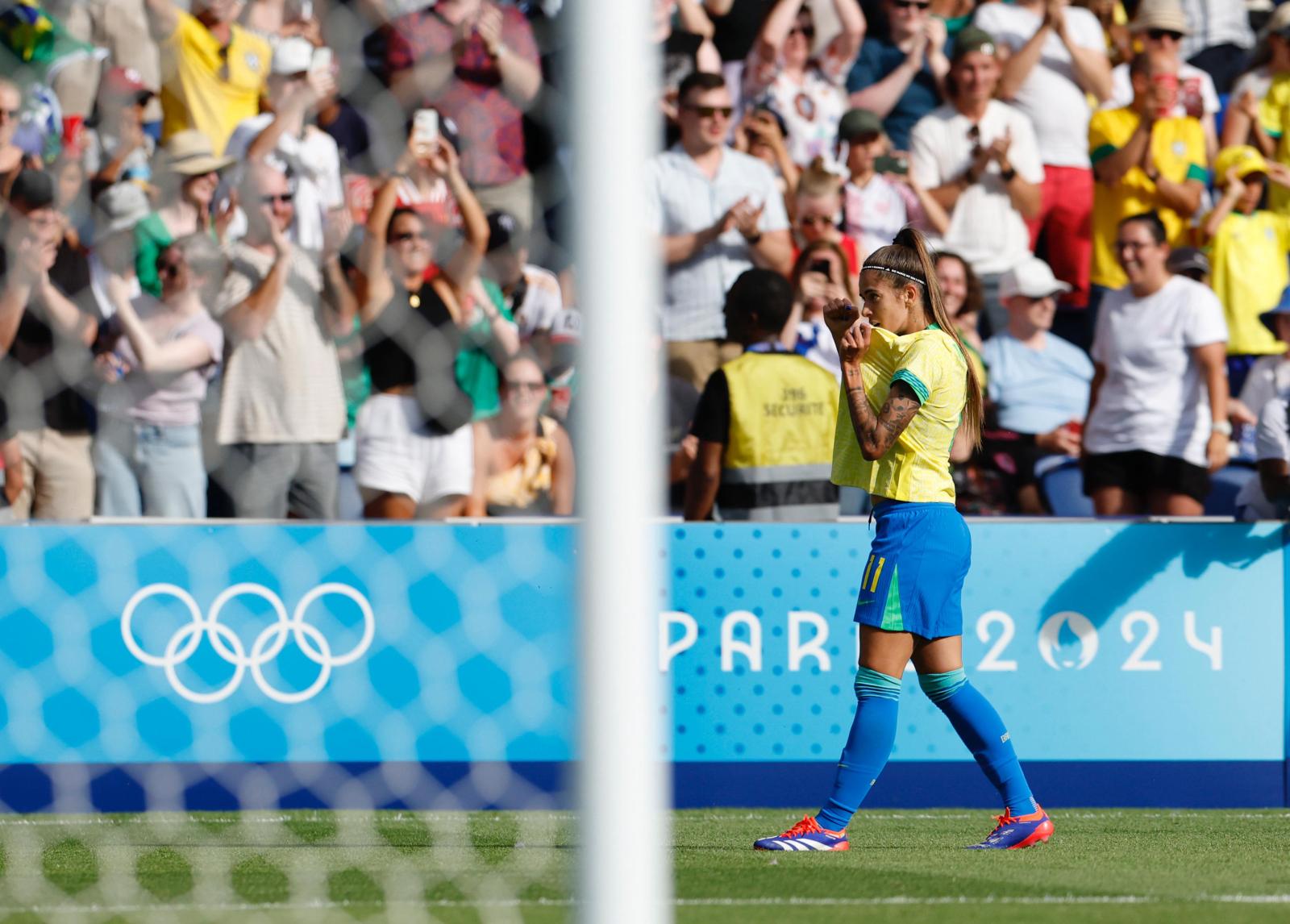 Brasil sofre virada do Japão nos últimos minutos e perde a primeira no futebol feminino